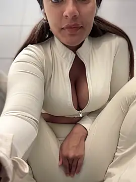 Snapshot of Risky_Workouts chatting on September 2025 09:57:01 AM Risky Workouts online show from September 2025 09:57:01 AM