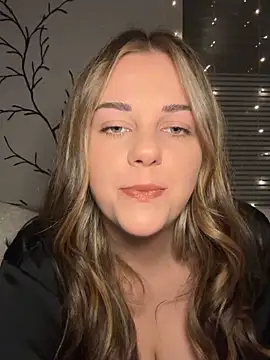 ItsLxsa online show from September 2025 08:58:02 PM