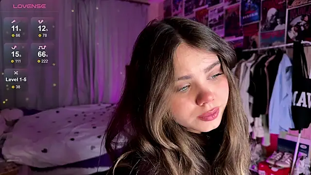 Snapshot of PinkiRay chatting on September 2025 04:28:02 PM PinkiRay online show from September 2025 04:28:02 PM