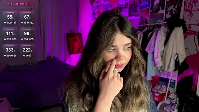 Snapshot of PinkiRay chatting on September 2025 06:20:01 PM PinkiRay online show from September 2025 06:20:01 PM