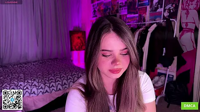 Snapshot of PinkiRay chatting on October 2025 05:13:01 PM PinkiRay online show from October 2025 05:13:01 PM