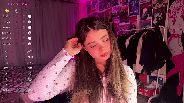 Snapshot of PinkiRay chatting on October 2025 05:09:02 PM PinkiRay online show from October 2025 05:09:02 PM