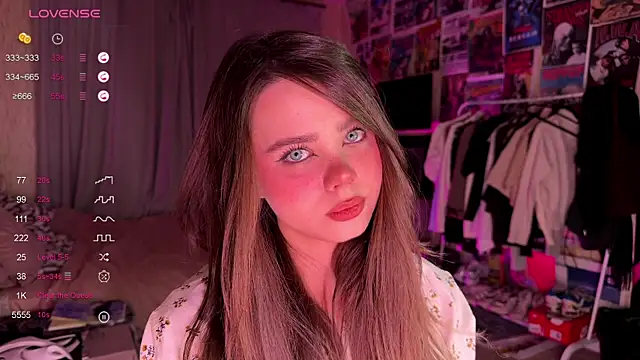 Snapshot of PinkiRay chatting on November 2025 05:26:01 PM PinkiRay online show from November 2025 05:26:01 PM