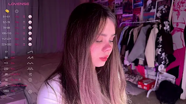 Snapshot of PinkiRay chatting on November 2025 05:34:02 PM PinkiRay online show from November 2025 05:34:02 PM