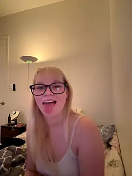 Snapshot of xoxokayy18 chatting on September 2025 04:56:01 AM xoxokayy18 online show from September 2025 04:56:01 AM