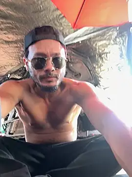 Snapshot of yurmechonline chatting on April 2026 06:08:02 PM yurmechonline online show from April 2026 06:08:02 PM