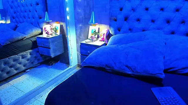 Snapshot of yiyisandoval chatting on November 2025 08:47:01 PM yiyisandoval online show from November 2025 08:47:01 PM