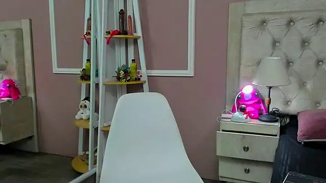 Snapshot of yiyisandoval chatting on December 2025 07:44:01 PM yiyisandoval online show from December 2025 07:44:01 PM