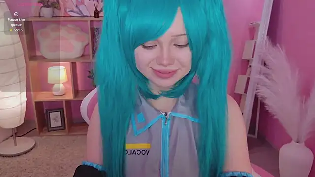 Kyomi Sun online show from November 2025 03:39:01 PM