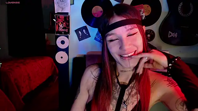 Snapshot of lilithword chatting on October 2025 07:13:01 PM lilithword online show from October 2025 07:13:01 PM