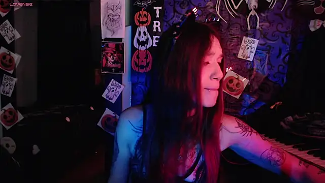 Snapshot of lilithword chatting on October 2025 01:12:02 PM lilithword online show from October 2025 01:12:02 PM