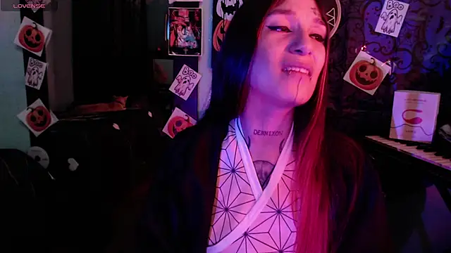 Snapshot of lilithword chatting on October 2025 01:04:02 PM lilithword online show from October 2025 01:04:02 PM