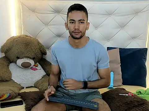 Snapshot of MaicolParker_ chatting on March 2026 01:27:02 PM MaicolParker online show from March 2026 01:27:02 PM