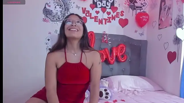 Snapshot of Megan_Darcy chatting on February 2026 06:59:02 PM Megan Darcy online show from February 2026 06:59:02 PM