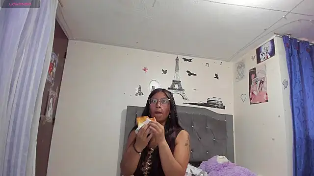 Megan Darcy online show from April 2026 07:05:01 PM