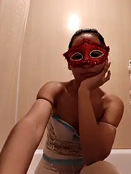 Snapshot of Luu-Lii777 chatting on February 2026 07:31:02 PM Luu-Lii777 online show from February 2026 07:31:02 PM