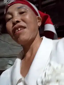 Snapshot of me-cute chatting on September 2025 03:48:02 PM me-cute online show from September 2025 03:48:02 PM