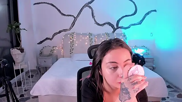 SarahCastro1  online show from September 2025 04:35:02 AM