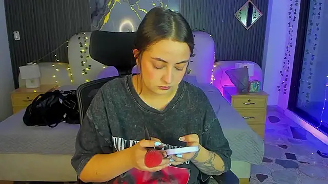 SarahCastro1  online show from February 2026 04:57:02 AM