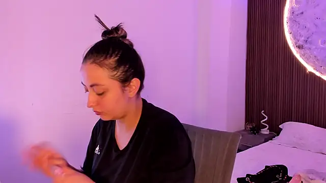 Snapshot of SarahCastro1_ chatting on June 2026 12:24:02 AM SarahCastro1 online show from June 2026 12:24:02 AM