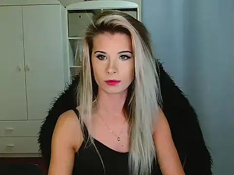 KristineGlow online show from November 2025 07:11:02 AM