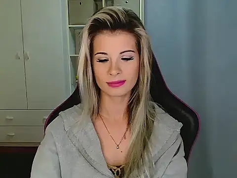 KristineGlow online show from December 2025 07:14:02 AM