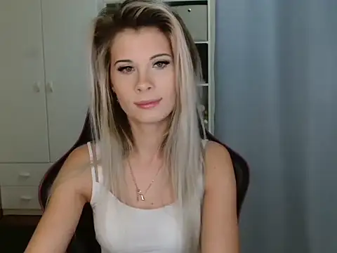 KristineGlow online show from December 2025 08:10:01 AM