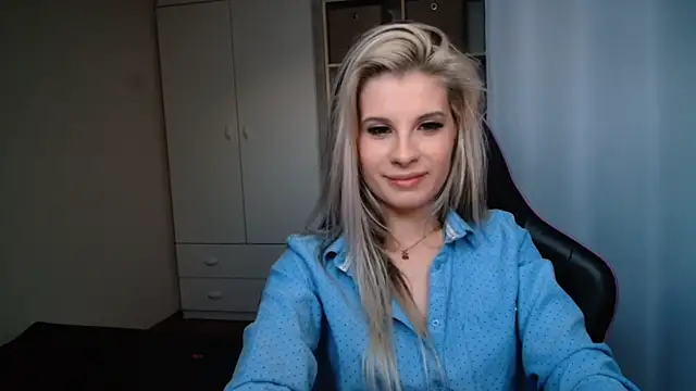 KristineGlow online show from June 2026 06:32:02 PM
