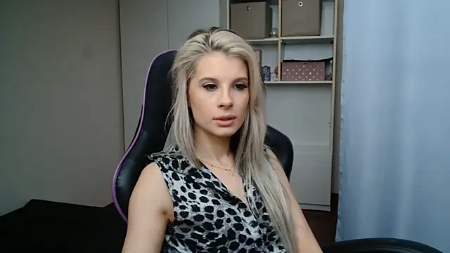 KristineGlow online show from June 2026 09:25:02 AM