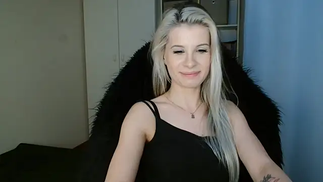 KristineGlow online show from June 2026 06:23:01 PM