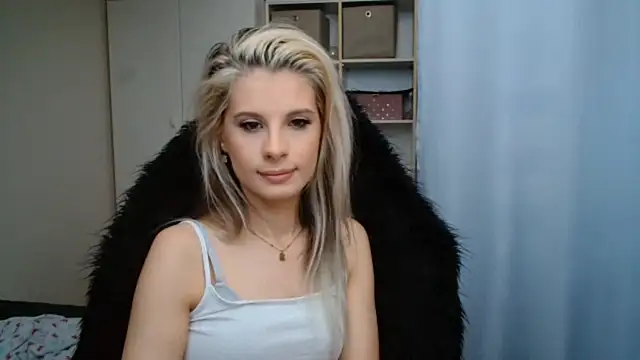 KristineGlow online show from June 2026 06:33:01 AM