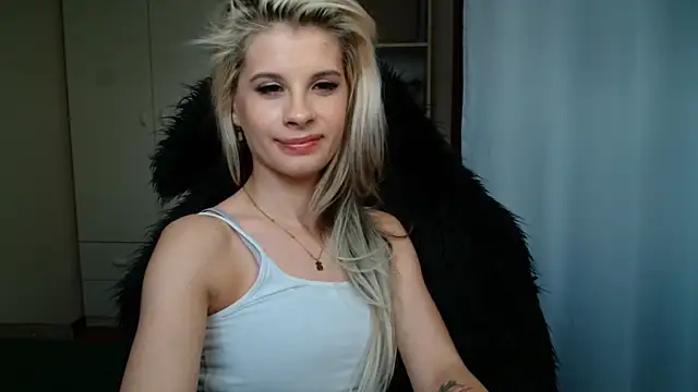 KristineGlow online show from June 2026 06:20:01 PM