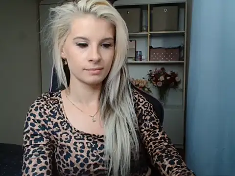 KristineGlow online show from July 2026 03:10:02 PM