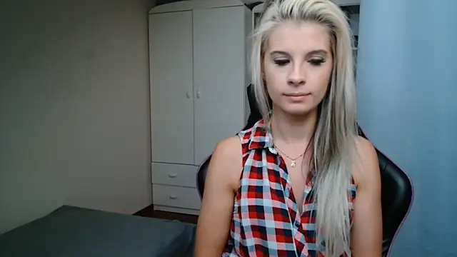 KristineGlow online show from July 2026 05:12:02 PM
