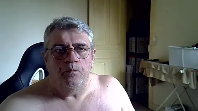 Snapshot of _hippo_ chatting on February 2026 09:28:02 AM hippo online show from February 2026 09:28:02 AM