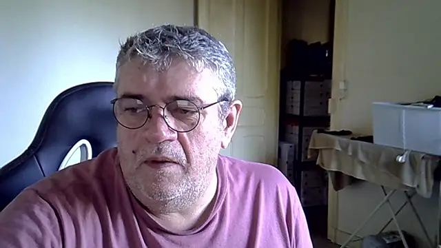 Snapshot of _hippo_ chatting on February 2026 08:12:02 AM hippo online show from February 2026 08:12:02 AM