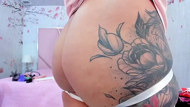 SafiroAgataaa online show from May 2026 02:39:01 AM
