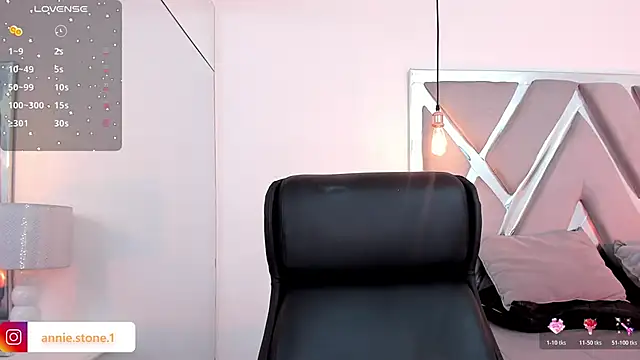 AnniEsstone online show from November 2025 12:52:01 PM