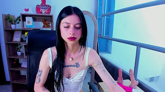 Snapshot of Dulce_Miaa_ chatting on December 2025 04:38:01 PM Dulce Miaa online show from December 2025 04:38:01 PM