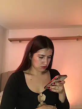 Snapshot of BrunnetAri_ chatting on October 2025 03:02:01 PM BrunnetAri online show from October 2025 03:02:01 PM