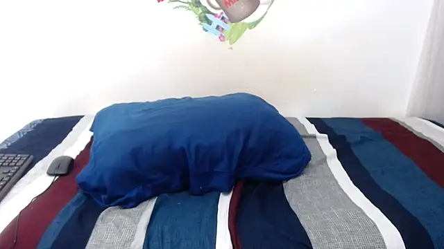 Snapshot of XSexySnow30XX chatting on November 2025 09:20:02 AM XSexySnow30XX online show from November 2025 09:20:02 AM