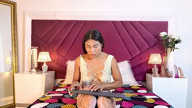 VeraGarnier online show from April 2026 07:29:01 PM