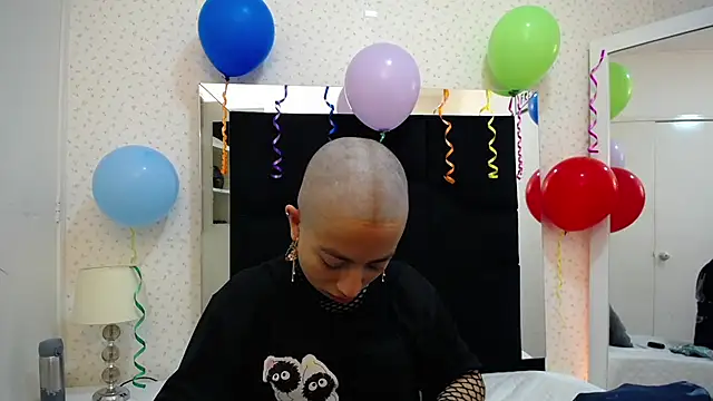 LunaRichy  online show from September 2025 12:41:02 PM