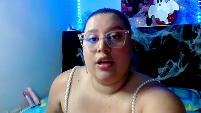 EmmaTower online show from October 2025 07:00:01 PM