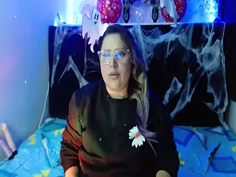 EmmaTower online show from October 2025 07:13:01 PM