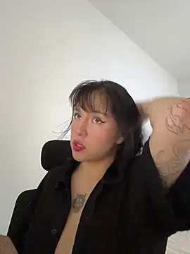 aliciia 23 online show from November 2025 08:47:02 PM