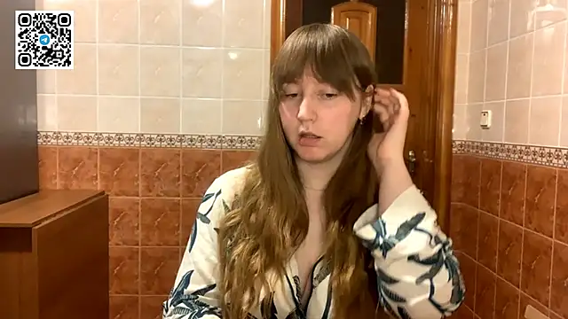 MaroonMoon  online show from October 2025 07:45:01 PM