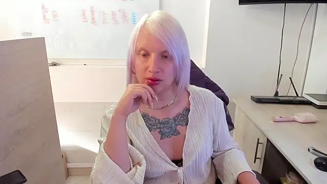 Sun Sooll  online show from March 2026 10:14:02 PM