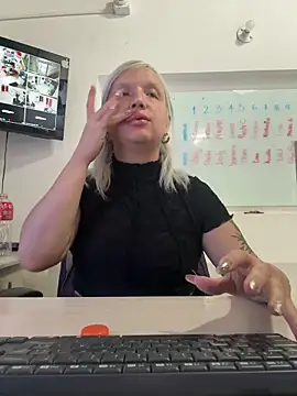 Sun Sooll  online show from March 2026 10:36:05 PM