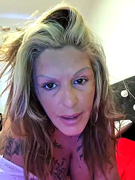 Snapshot of canariamorbosa chatting on November 2025 04:51:02 PM canariamorbosa online show from November 2025 04:51:02 PM